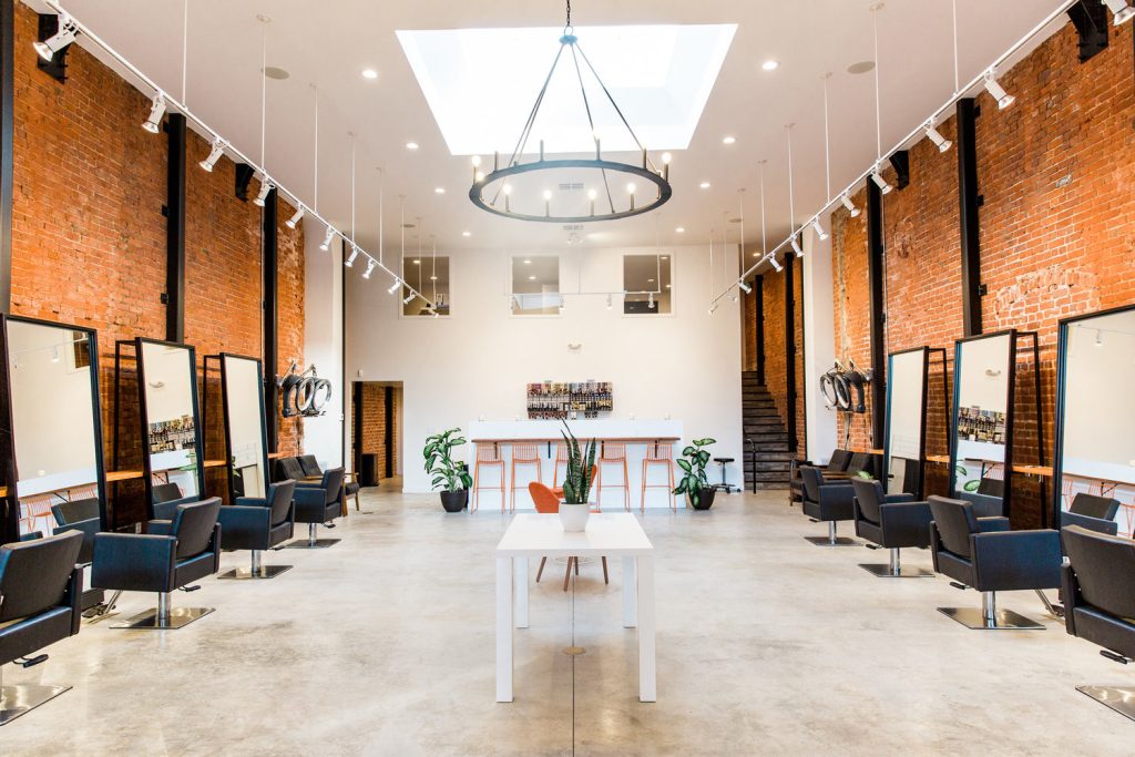 How to run a hair salon business with the right aid and tools?